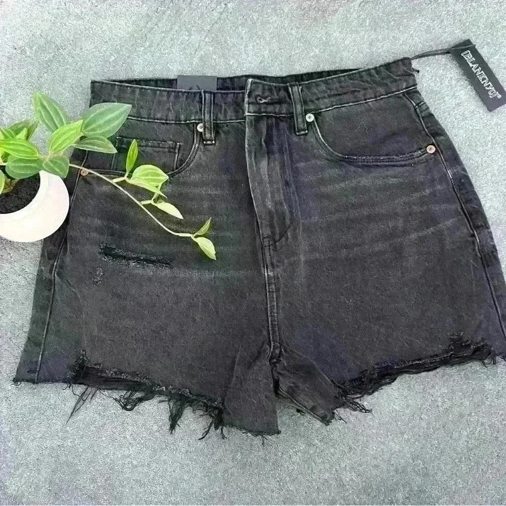 NWT Blanknyc The Reeve Distressed High Rise Ribcage Short Black Women's Size 27